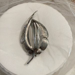 Vintage silver tone brooch
